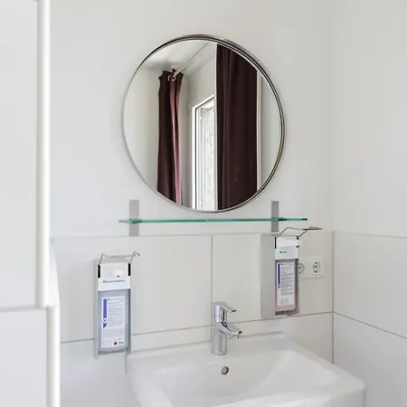 Nonstop - Ubernacht - Hostelhotelhome Szálloda 2*