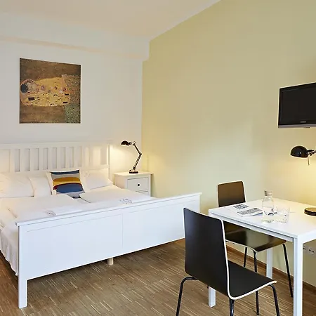 Nonstop - Ubernacht - Hostelhotelhome 2*