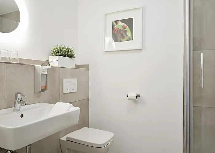 Nonstop - Ubernacht - Hostelhotelhome 2* 아우크스부르크