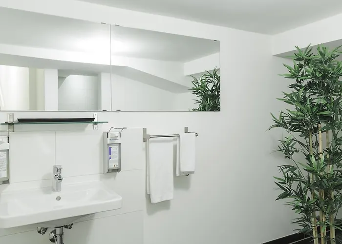 Nonstop - Ubernacht - Hostelhotelhome 2*
