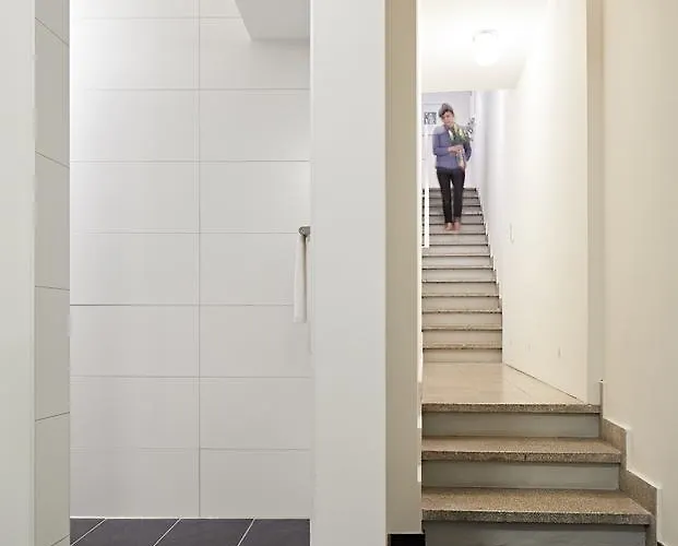 Nonstop - Ubernacht - Hostelhotelhome 호텔