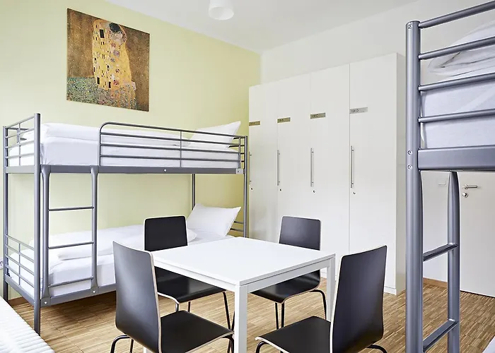 Nonstop - Ubernacht - Hostelhotelhome 2* 아우크스부르크