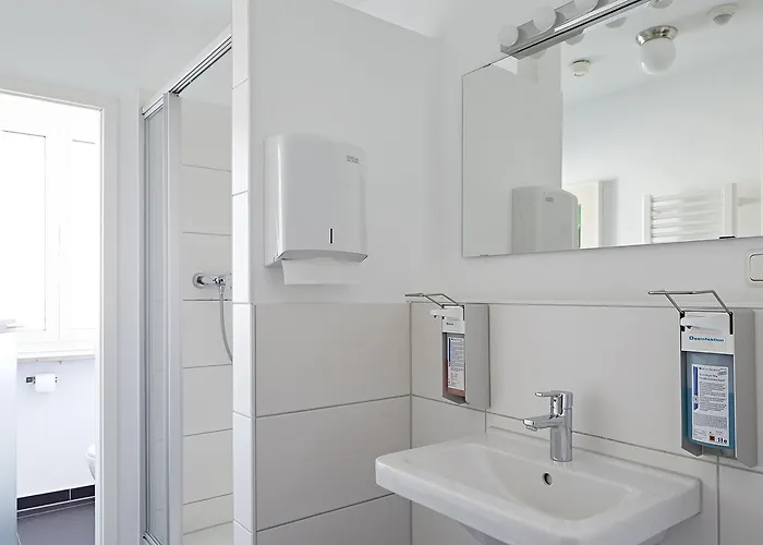 호텔 Nonstop - Ubernacht - Hostelhotelhome 2*