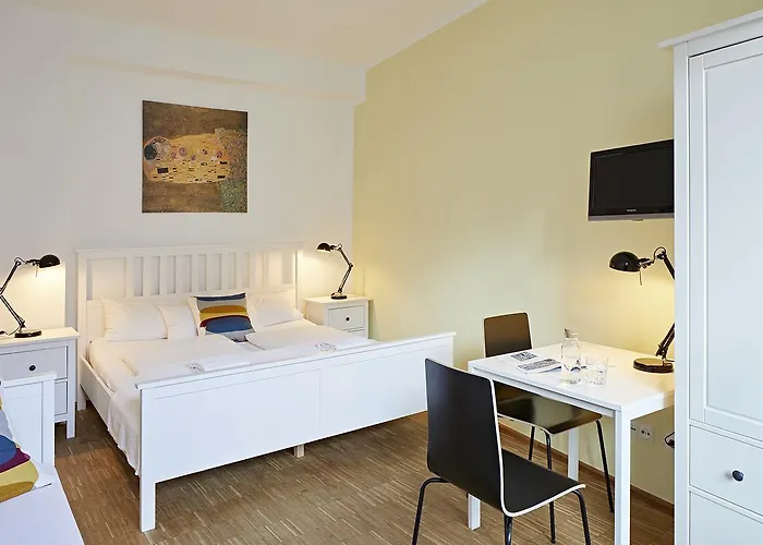 Nonstop - Ubernacht - Hostelhotelhome 2*