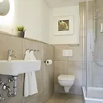 Hotel Nonstop - übernacht - Hostelhotelhome - 2*