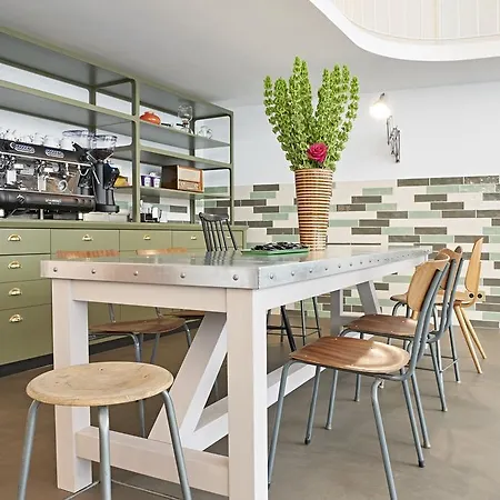 Nonstop - Ubernacht - Hostelhotelhome Otel
