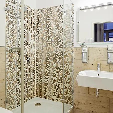 Nonstop - Ubernacht - Hostelhotelhome فندق 2*