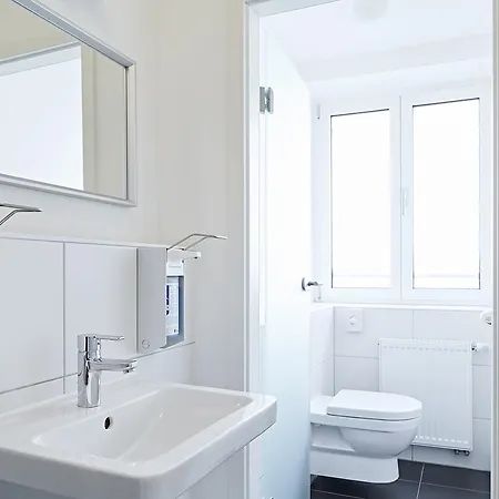 فندق Nonstop - Ubernacht - Hostelhotelhome 2*