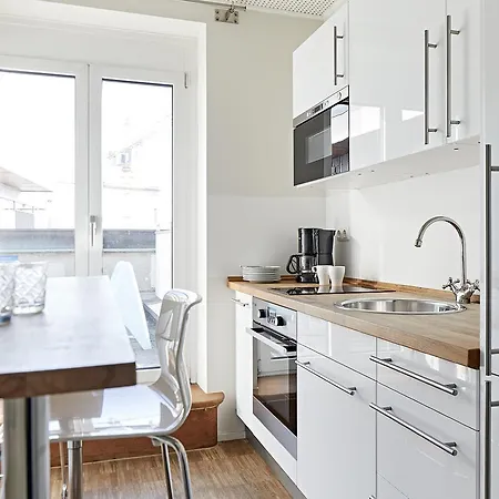 Nonstop - Ubernacht - Hostelhotelhome
