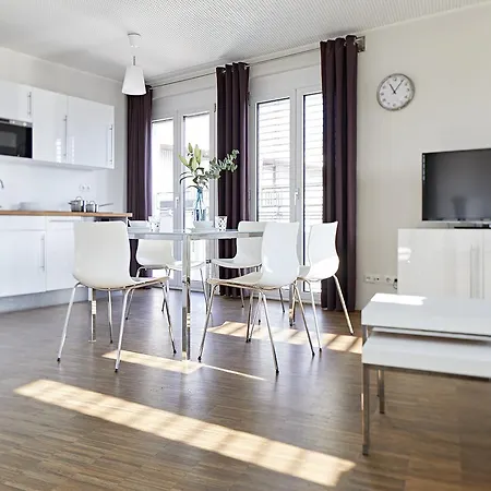 Nonstop - Ubernacht - Hostelhotelhome فندق