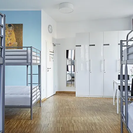 Nonstop - Ubernacht - Hostelhotelhome فندق