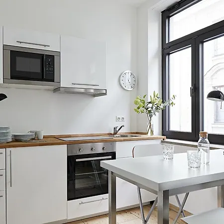 Nonstop - Ubernacht - Hostelhotelhome فندق