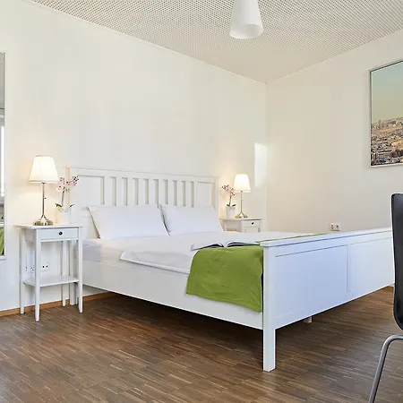 Nonstop - Ubernacht - Hostelhotelhome