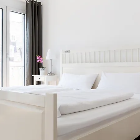 호텔 Nonstop - Ubernacht - Hostelhotelhome 2*