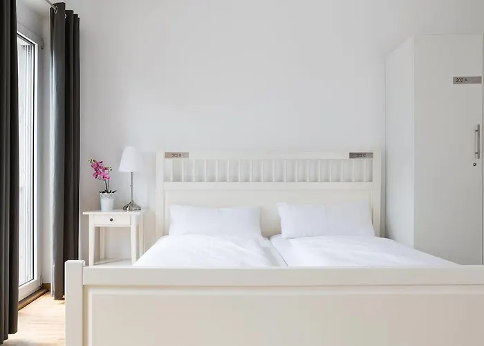 Nonstop - Ubernacht - Hostelhotelhome Hotel 2*